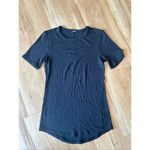 Lululemon black basic T-shirt